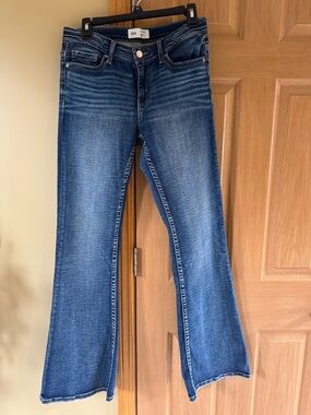 Buckle Payton Women's Medium Blue Flare Jeans